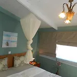 Turtle's Nest Vasilikí